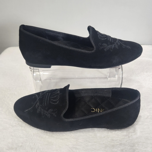 Vionic Elegant Black Embroidered Flats - Picture 2 of 7